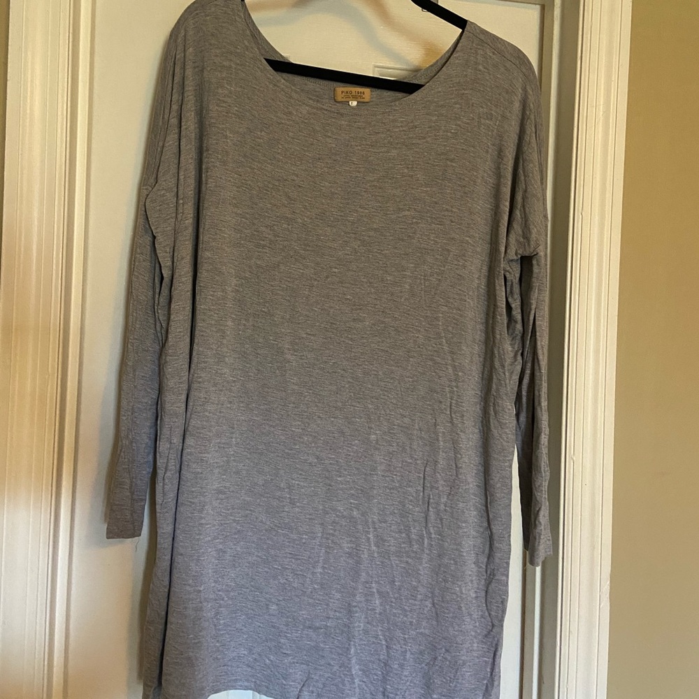 Women’s L Piko top